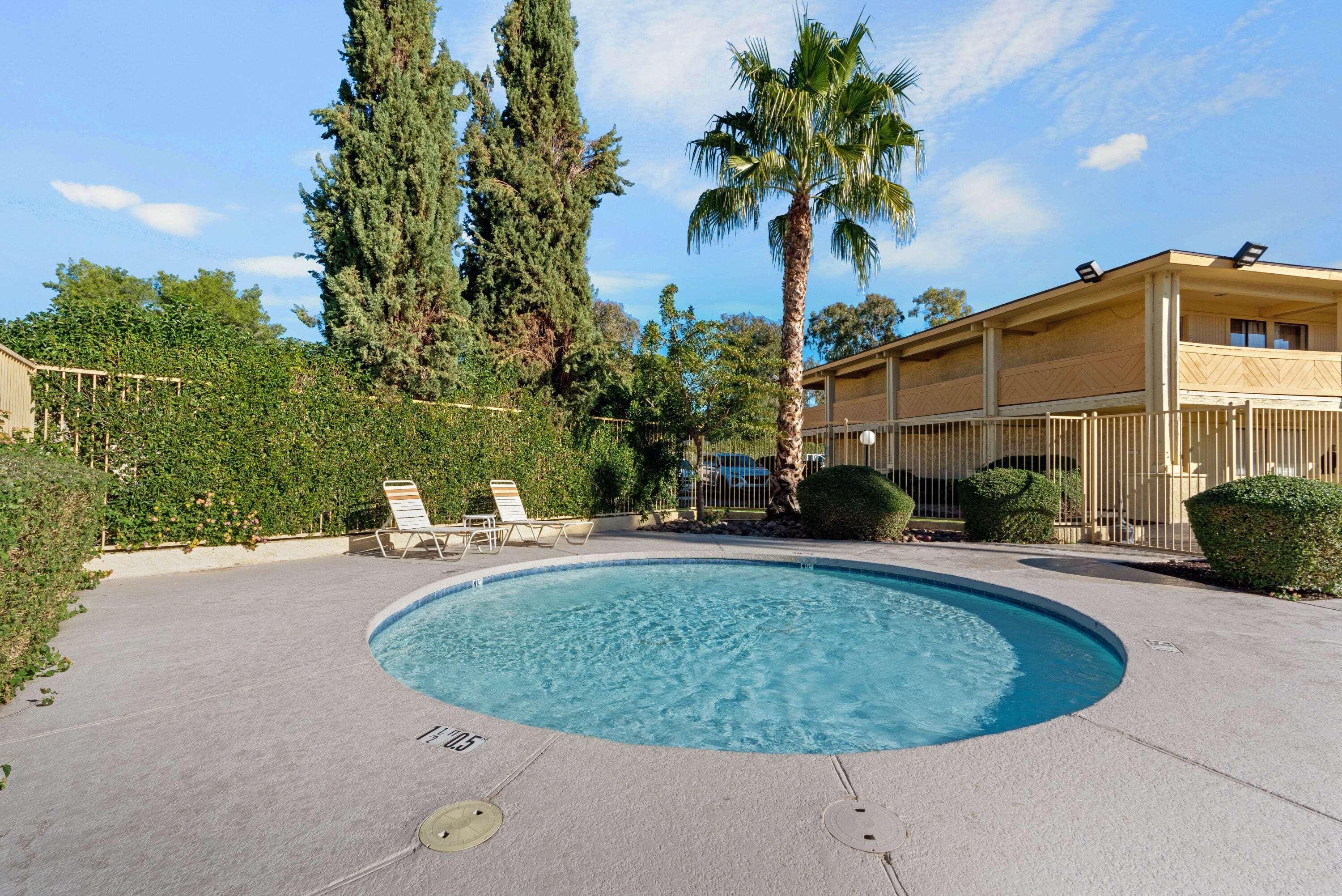 La Quinta Inn By Wyndham Phoenix North Exterior photo